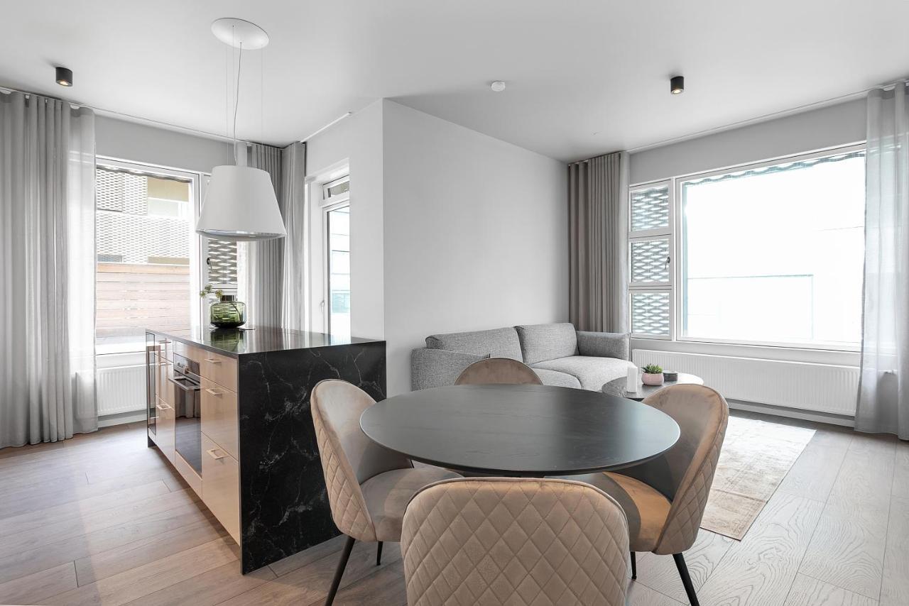Modern Apt In Central Рейкьявик Экстерьер фото